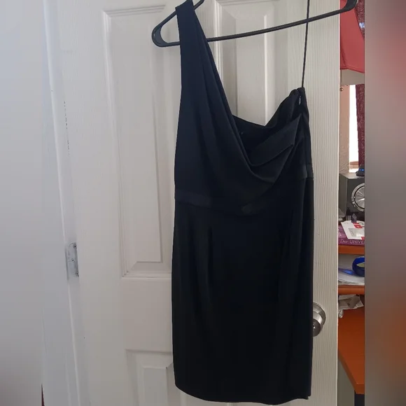 Theory Kaholo One Shoulder Little Black Dress. Size 4 - Picture 9 of 10